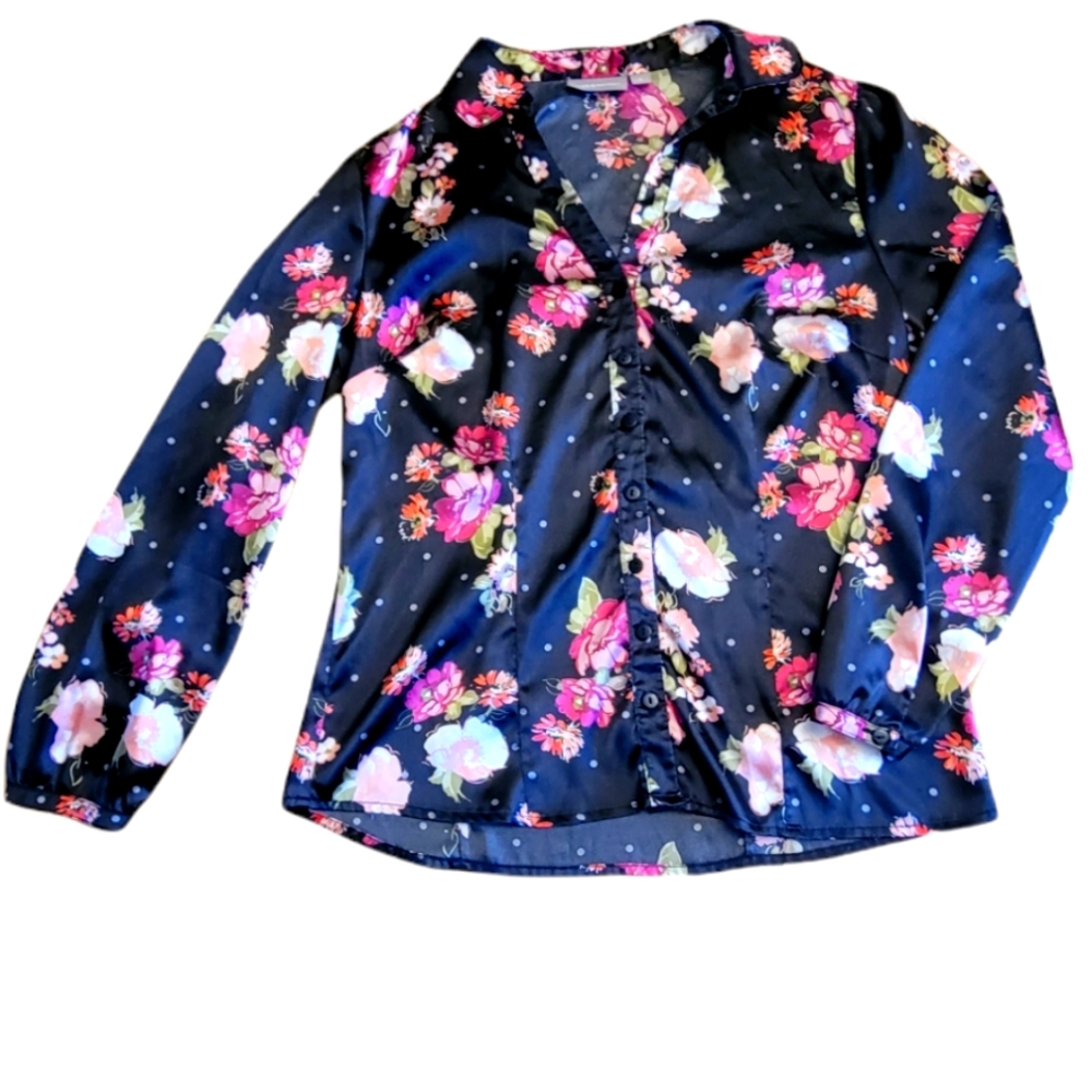 Mint Condition Floral Faux Silk Button Up🌸🌌